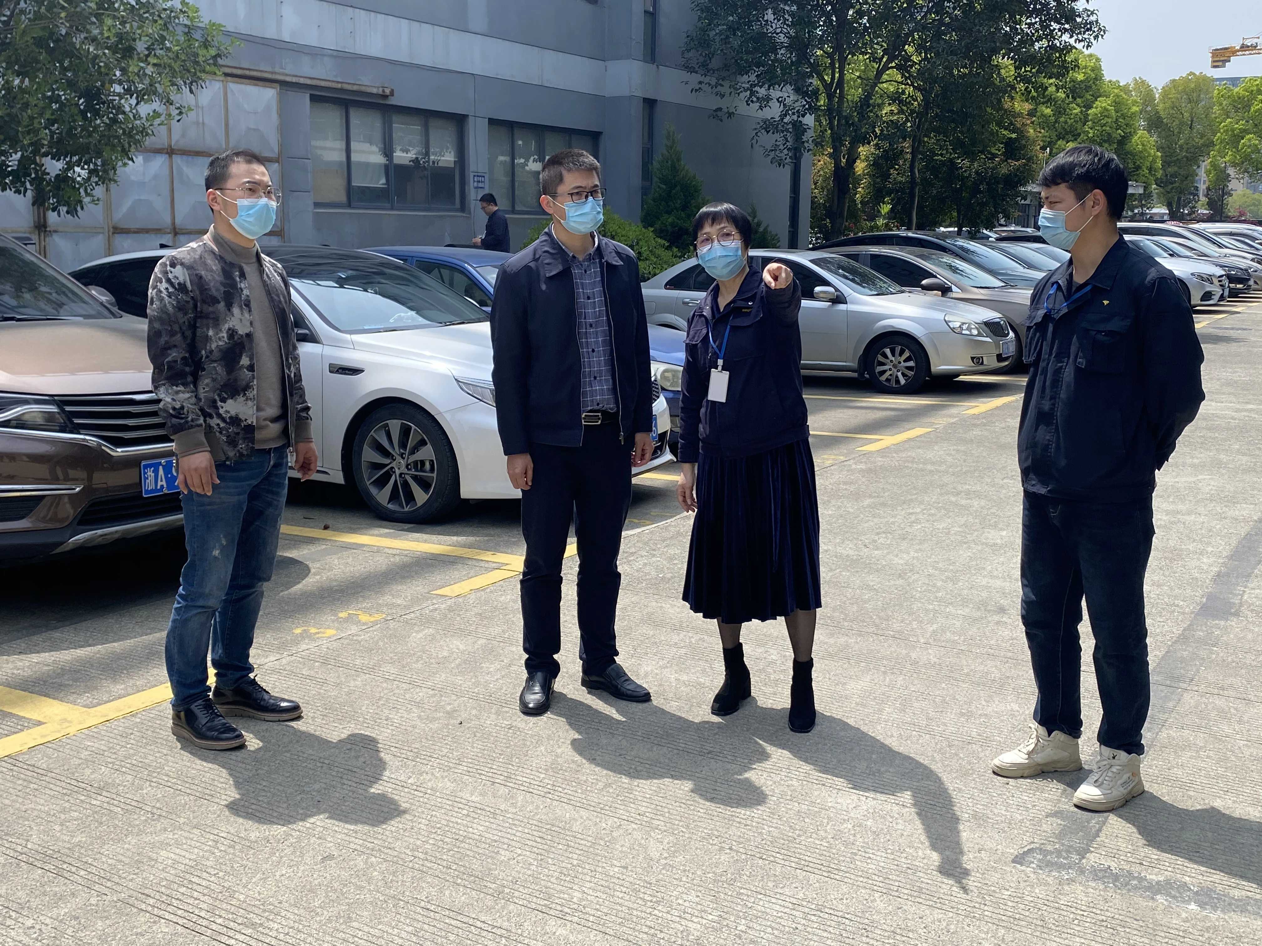 西湖区副区长李扬章一行莅临浙大雷速官方网站-雷速（中国）督导、检查进口物料防疫工作